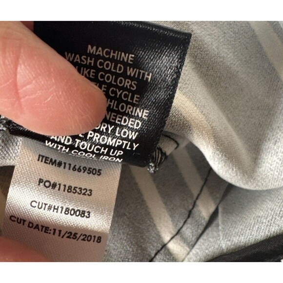 Torrid Womens 18 Black White Stripe Flowy High‎ Waisted Pleated Paper Bag Shorts - Picture 11 of 11